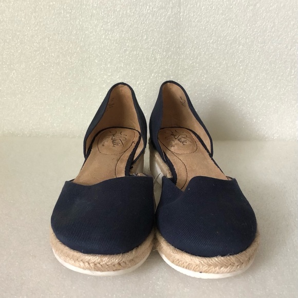 Life Stride Womens Loafer. Size 7, Navy. - Picture 3 of 6